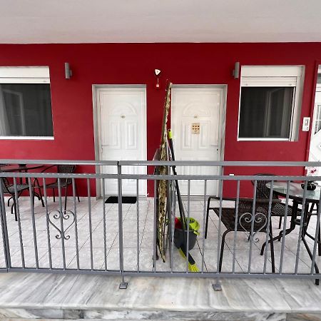 Niriides Rooms Nea Kallikrateia Exterior foto