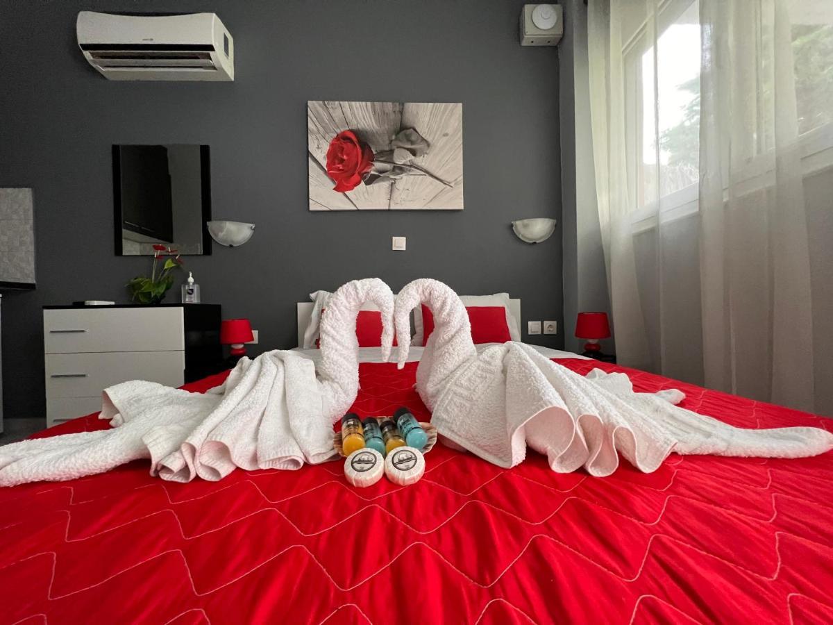 Niriides Rooms Nea Kallikrateia Exterior foto