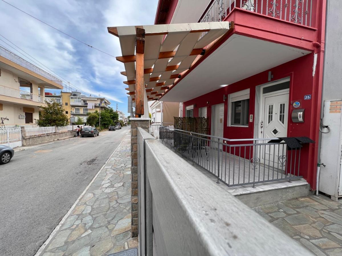 Niriides Rooms Nea Kallikrateia Exterior foto