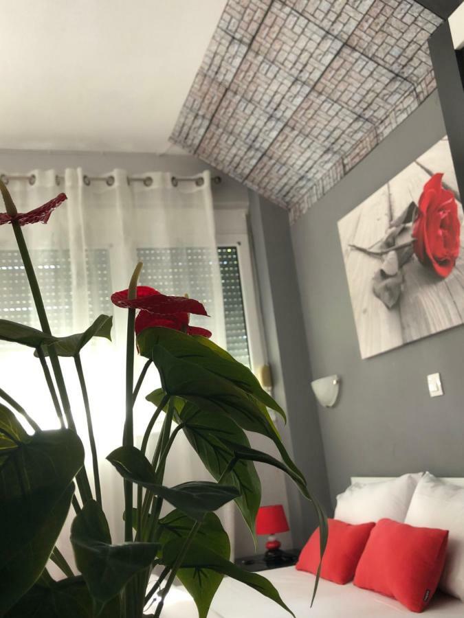 Niriides Rooms Nea Kallikrateia Exterior foto